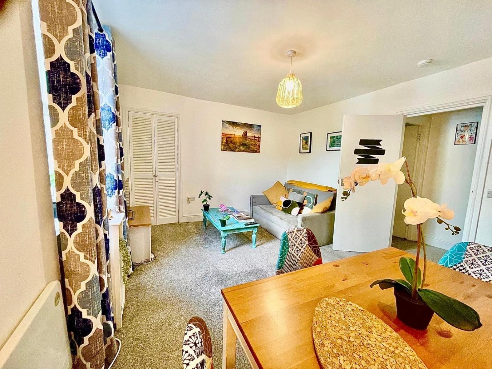 Cosy Authentic Flat In The Heart Of Galashiels Εξωτερικό φωτογραφία